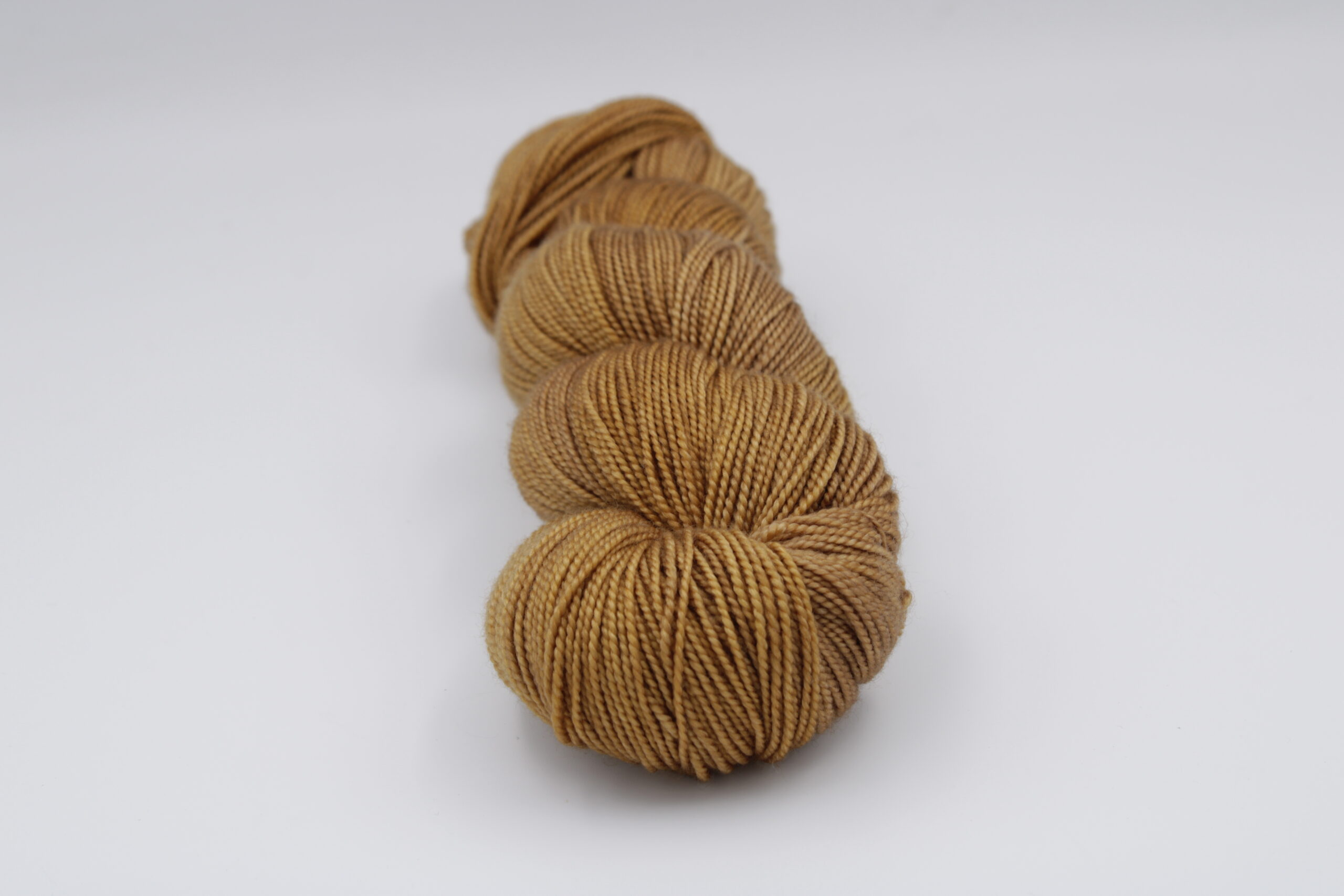 Emi, laine 80% mérinos et 20% soie , caramel, coloris Caramel