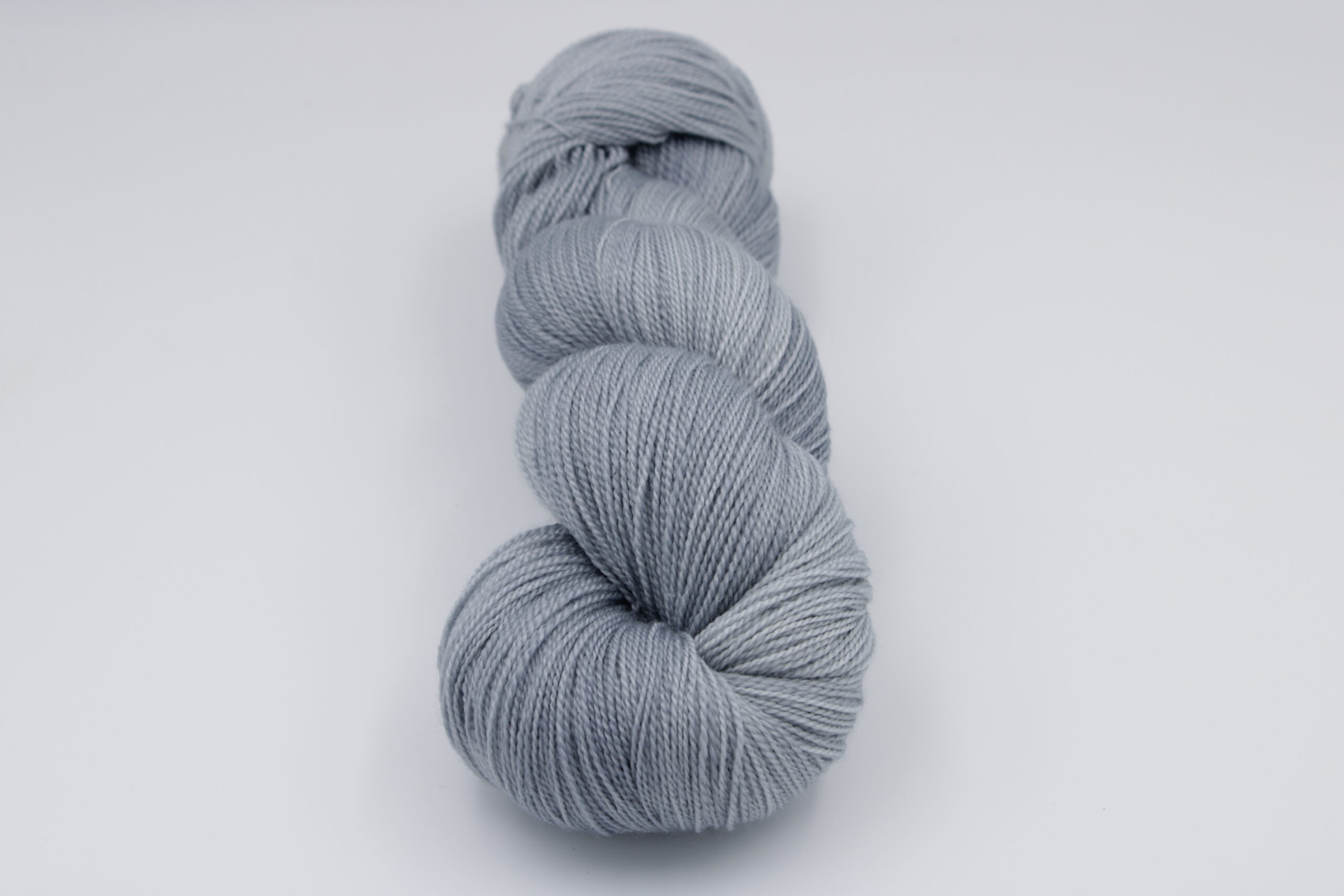Emi, laine 80% mérinos et 20% soie, gris, coloris Langur