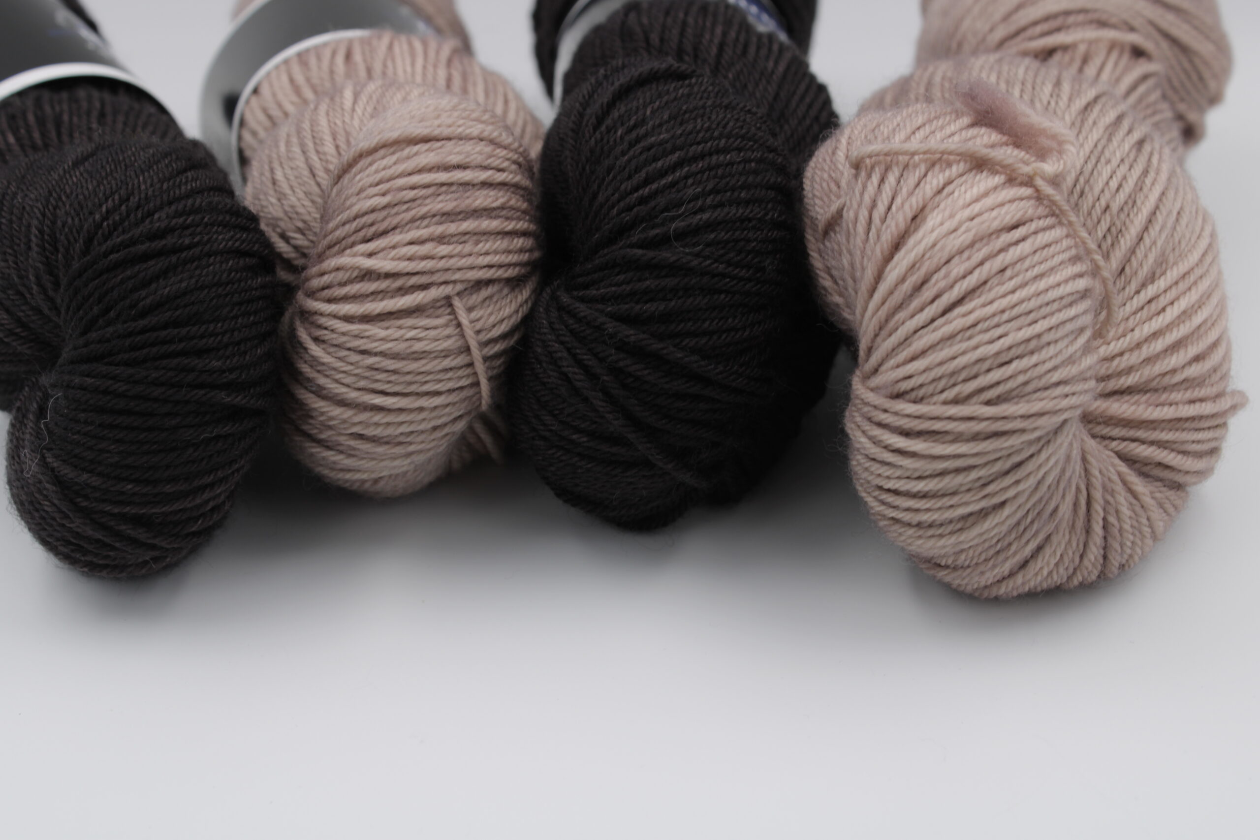 Kit de tricot - Fibrani. Col Cabled Trellis Cowl by Stephen West