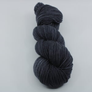 Laine Fibrani, Base: Dame du lac,- sport 100 % mérinos, charcoal coloris: orage