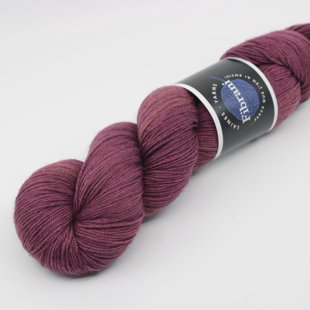 Laine Fibrani, base: Tibétaine. 65% mérinos - 20% soie et 15% yak. coloris : Romy.