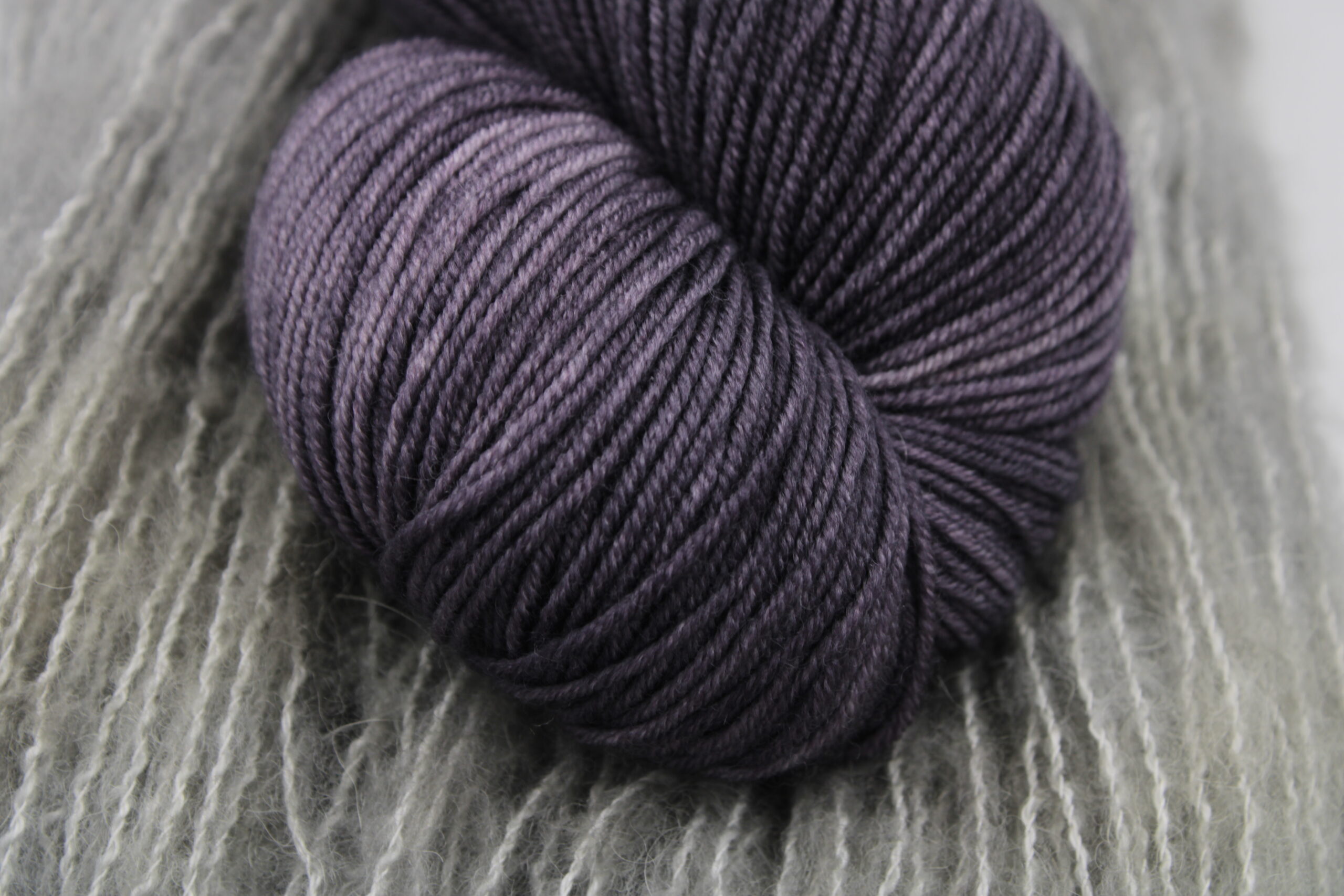 Kit de tricot - Velvet Mirror Cowl by Andrea Mowry – Image 6