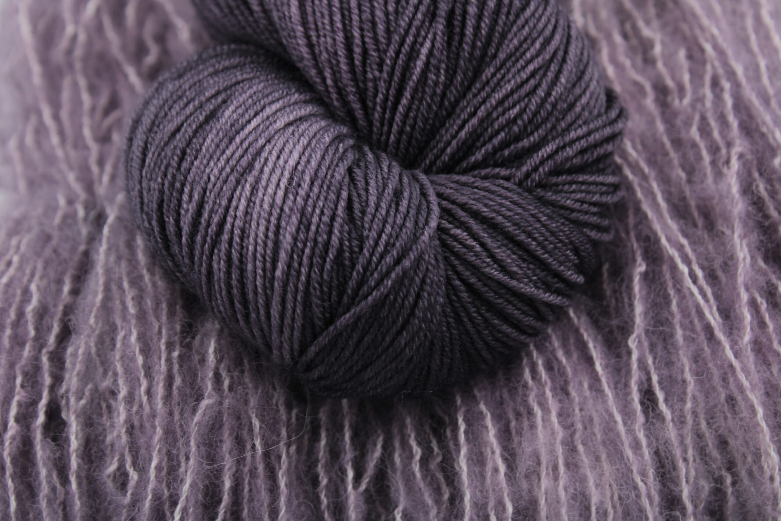 Kit de tricot - Velvet Mirror Cowl by Andrea Mowry – Image 5